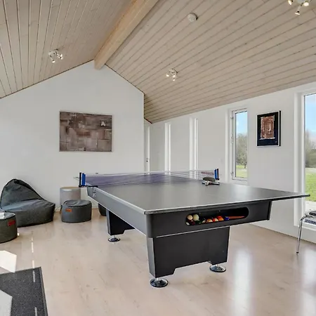 Five-bedroom In Rudkobing *