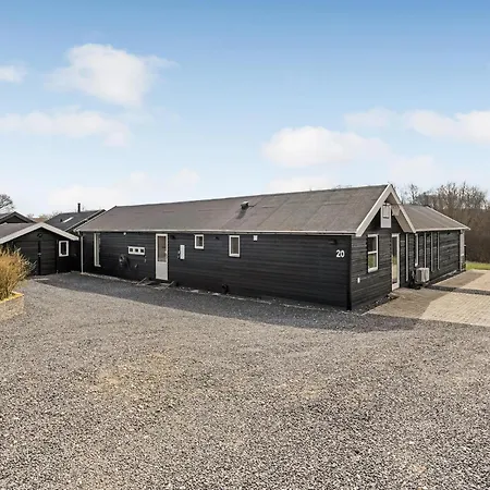 Five-bedroom In Rudkobing Spodsbjerg